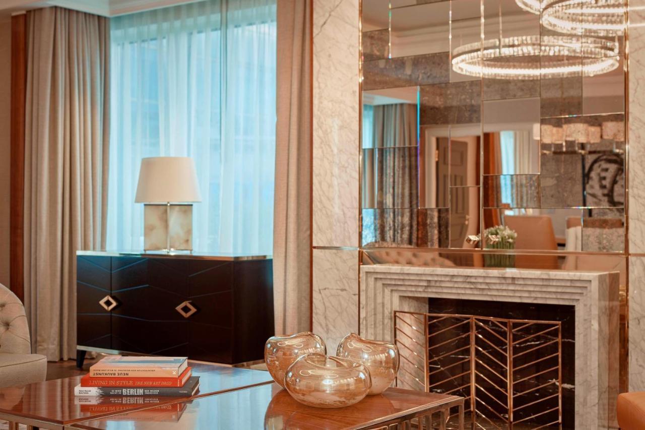 The Ritz-carlton, Hotel